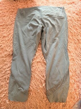 lululemon athletica light blue cropped leggings